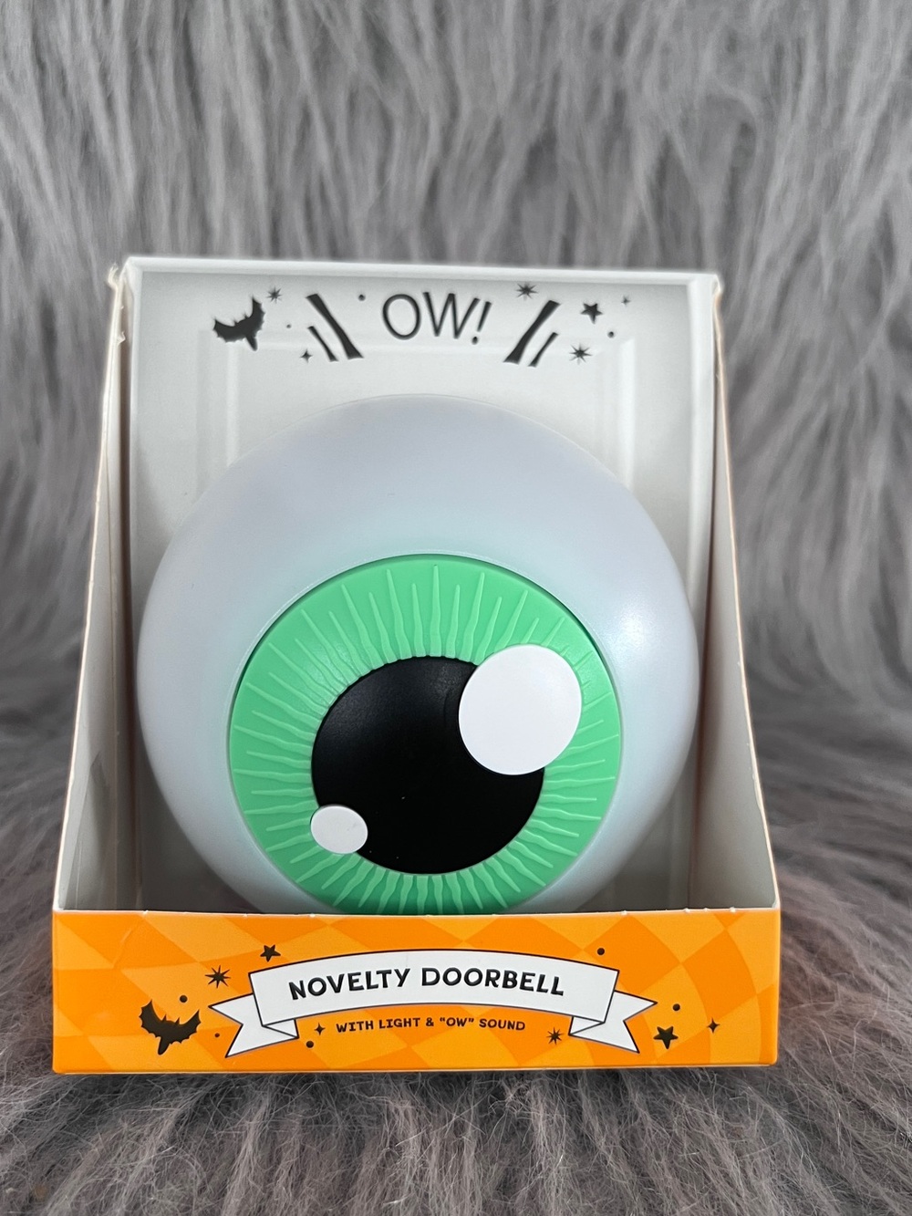 Green Eyeball Novelty Doorbell with Light and “OW” Sound. NWT. Target bullseye